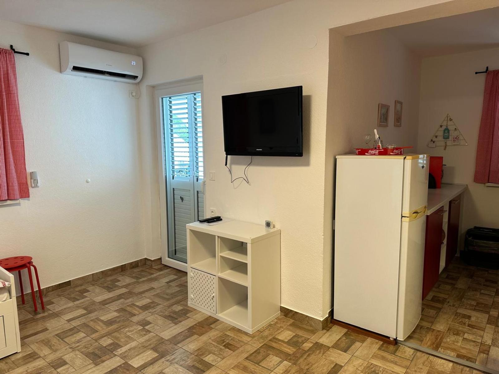 קרק Apartments "Laci" מראה חיצוני תמונה